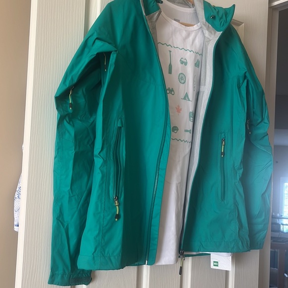 MEC windbreaker/ shell & t-shirt combo - Picture 11 of 17